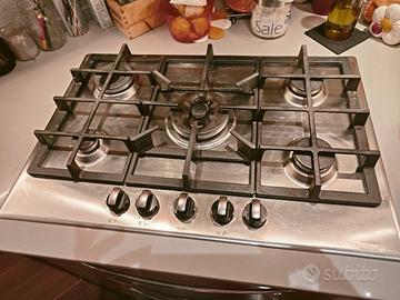 Piano cottura a gas 5 fuochi Hotpoint Ariston