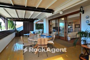 ATTICO RISTRUTTURATO CON BOX E POSTO AUTO