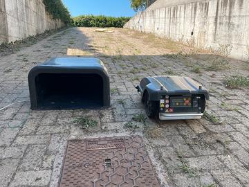 Robot tagliaerba