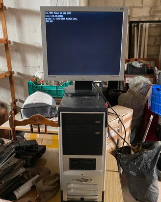 PC fisso funzionante con monitor, da formattare