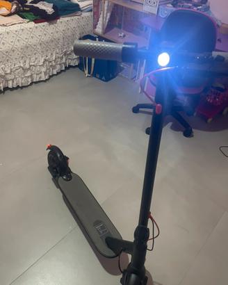 Monopattino elettrico AovoPro es80 old gen