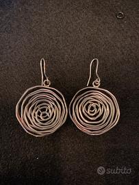 Orecchini a spirale in argento 925 rodiato