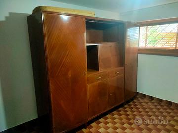 Armadio in legno