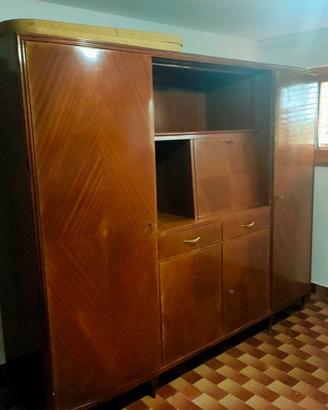 Armadio in legno