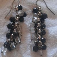 orecchini d'argento pendenti con pietre 