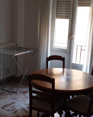 Camera in appartamento Viale della croce rossa