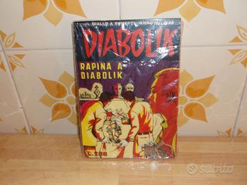 Diabolik anno IX n.14 con portachiavi