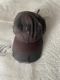 Cappello con visiera