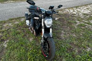 Ducati monster 821