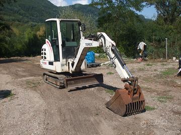 Escavatore terex