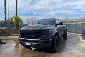 Dodge ram 5700 Limited Night Edition, crew cab 4x4