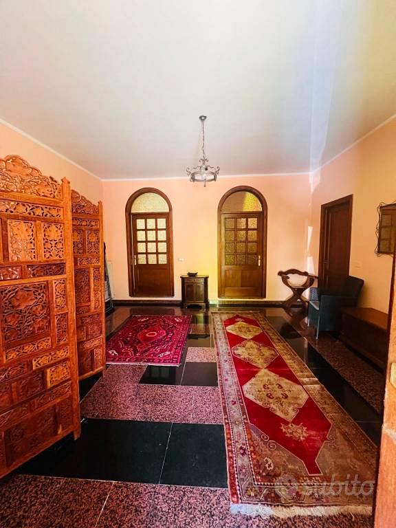 Villa di 420 m² con più di 5 locali e box auto a C - Vista 5