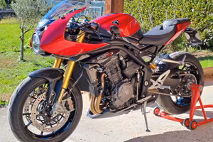 Speed triple 1200 rr 23