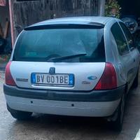 renault clio 2001