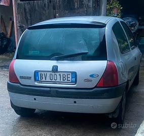 renault clio 2001