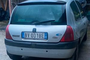 renault clio 2001