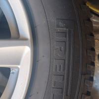 Gomme pirelli 195/65r15 con cerchio