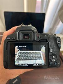 Canon 250 D + canon EF 10-18 lense (bundle)