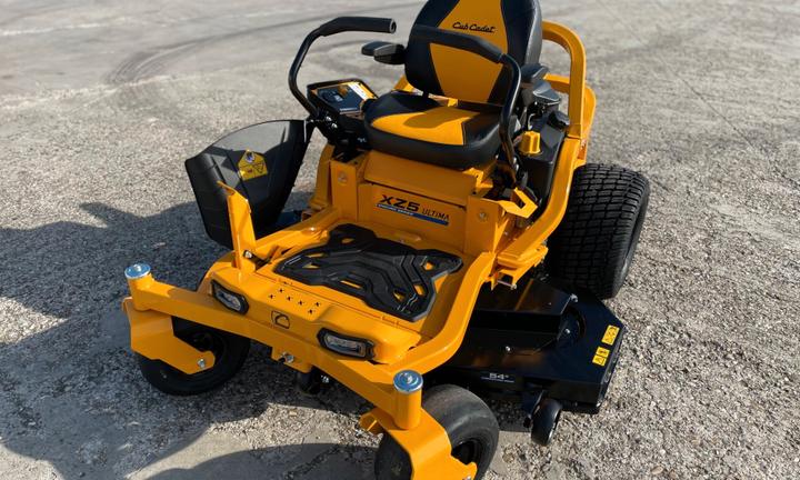 Trattorino tagliaerba Cub Cadet XZ5 L137 Nuovo