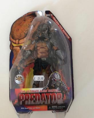 NECA -- Cracked Tusk Predator Series 13 Kenner Tri