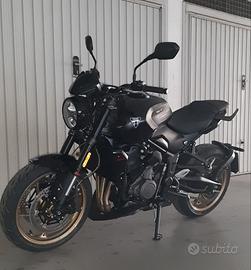 Triumph Trident 800