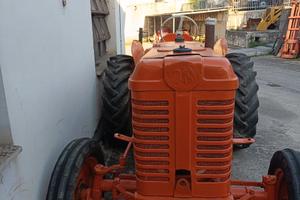 Trattore d'epoca OM 35-40 Gommato