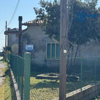 Casa singola su unico piano con garage e terreno a