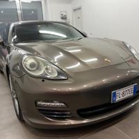 Porsche Panamera 4S
