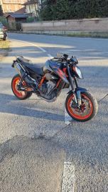 Ktm duke 890r
