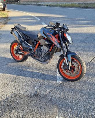 Ktm duke 890r