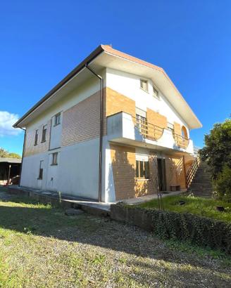 CASA INDIPENDENTE CON DUE UNITA' ABITATIVE - CA...