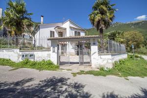 VILLA SINGOLA A CASTEL SANT'ANGELO