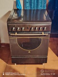 cucina metano Indesit 