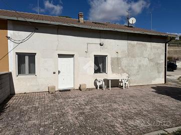 4 LOCALI A POTENZA
