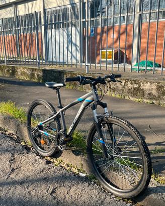 La bici ROCKRIDER ST100 ruota 26