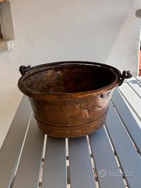 Antico paiolo in rame