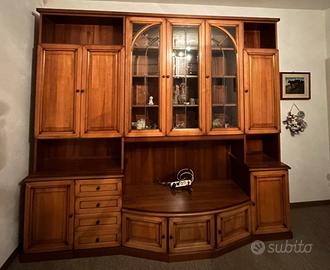 Mobile salotto in legno con vetrinetta