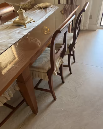 Tavola con 6 sedie