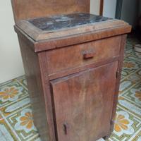 Comodino d'epoca in legno massello