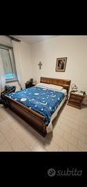 Letto matrimoniale in legno massello stile classic