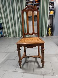 Sedie classiche da salotto.