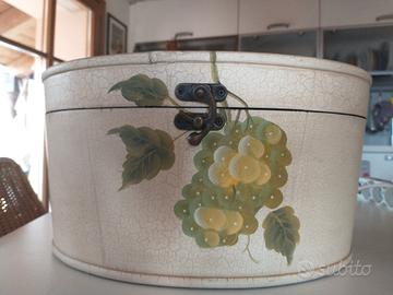 scatola in legno di balsa decorata