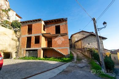 CASA SEMINDIPENDENTE A OTTIGLIO