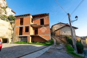 CASA SEMINDIPENDENTE A OTTIGLIO