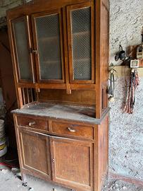 vecchia credenza