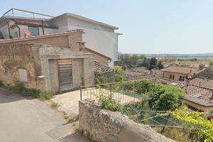 Rosia Magazzino con posto auto