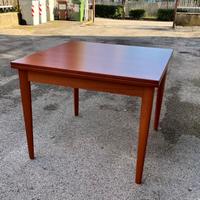 Tavolo da soggiorno / cucina con sedie