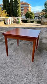 Tavolo da soggiorno / cucina con sedie