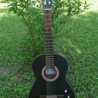 Chitarra classica elettrificata