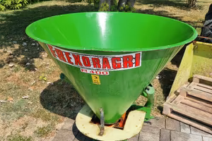 Spandiconcime 400 litri per trattore